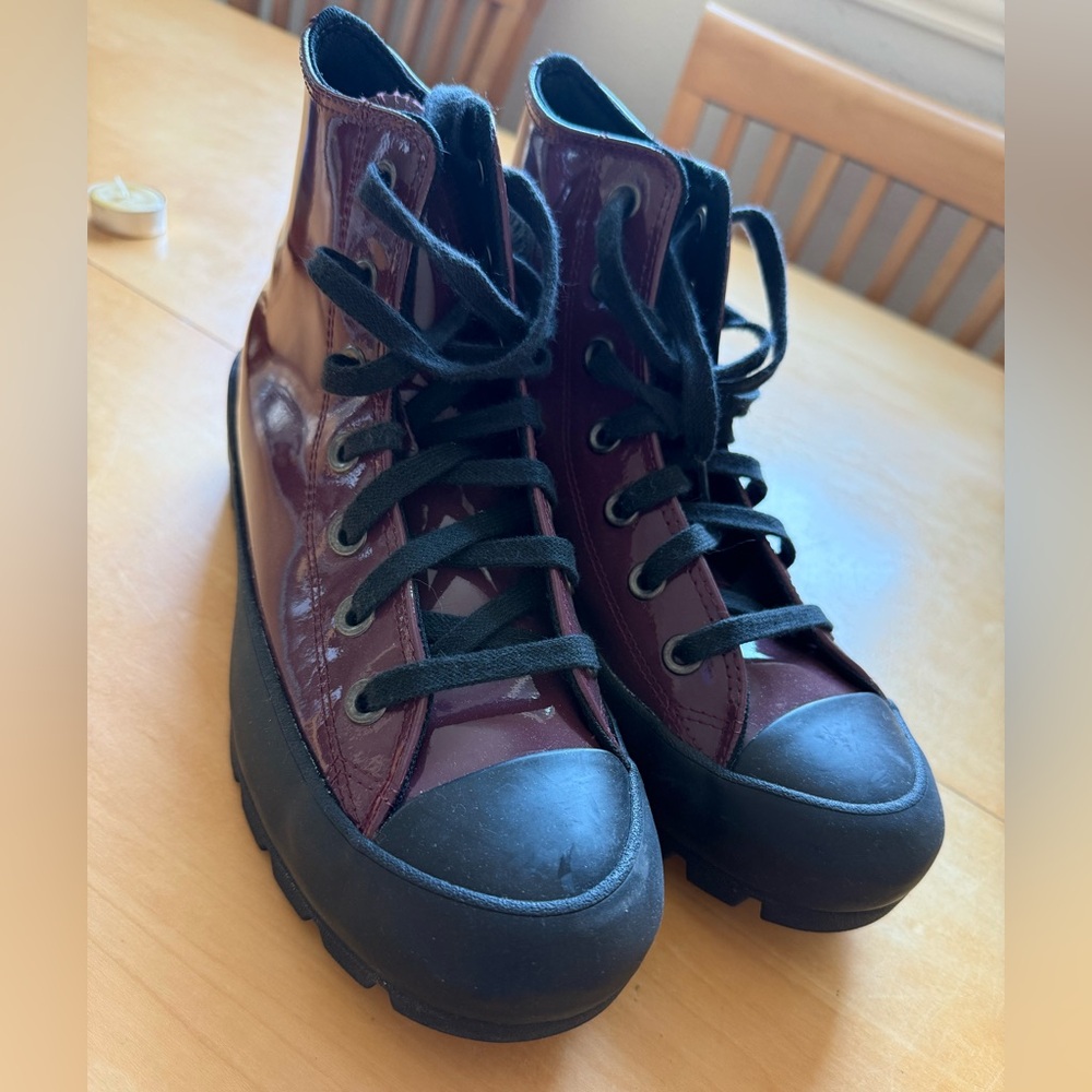 Converse Women's Lace-Up Platform Ankle Boots in Burgundy and Black